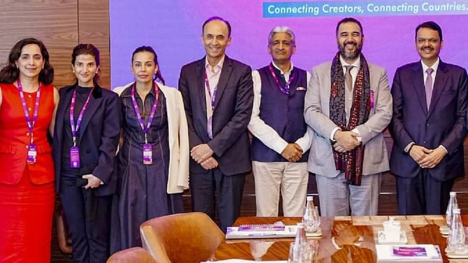 Waves Summit ची जगभर चर्चा; 90 हून अधिक देशांच्या सेलिब्रिटींचा मेळा Waves Summit ची जगभर चर्चा; 90 हून अधिक देशांच्या सेलिब्रिटींचा मेळा