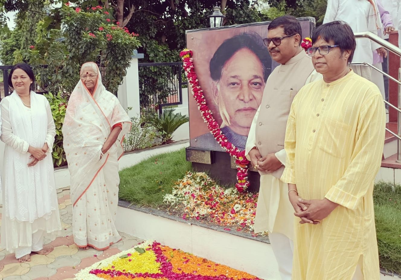 भूषण रामकृष्ण गवई हे महाराष्ट्राचे सुपत्र आहेत. 23 नोव्हेंबर 2025 रोजी ते निवृत्त होईपर्यंत सरन्यायाधीश या पदावर कार्यरत असतील. 