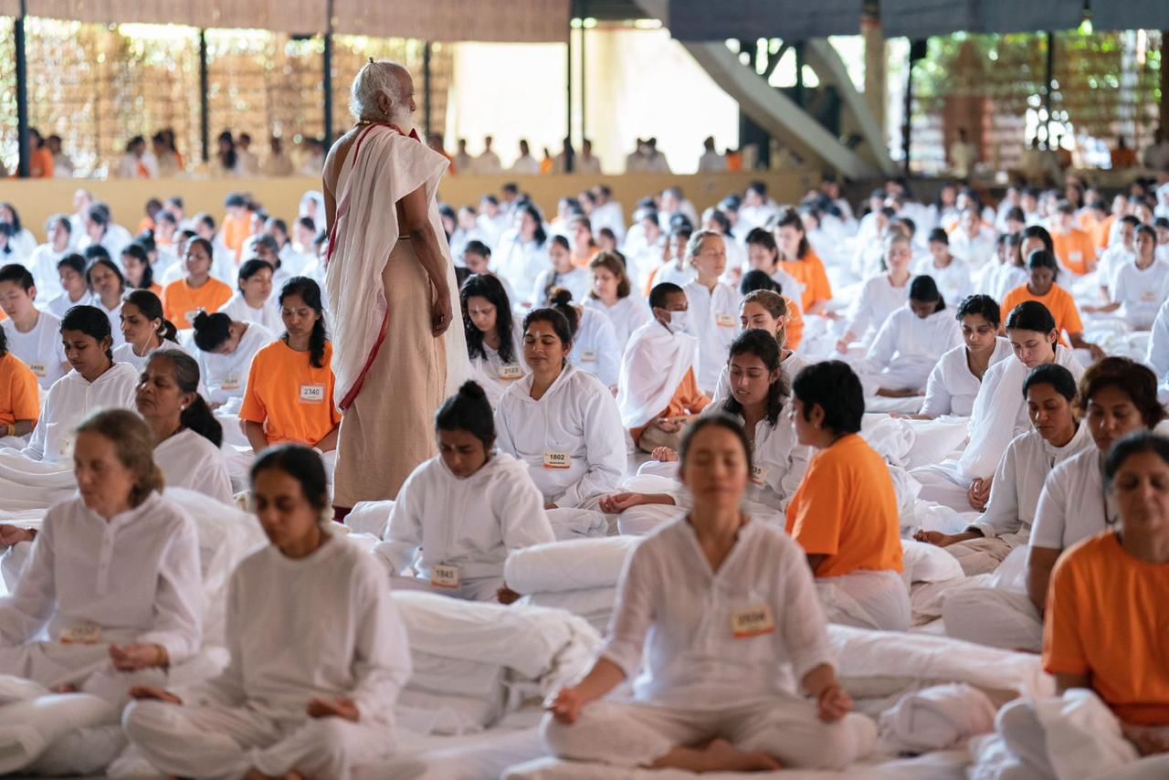 sadguru and isha foundation