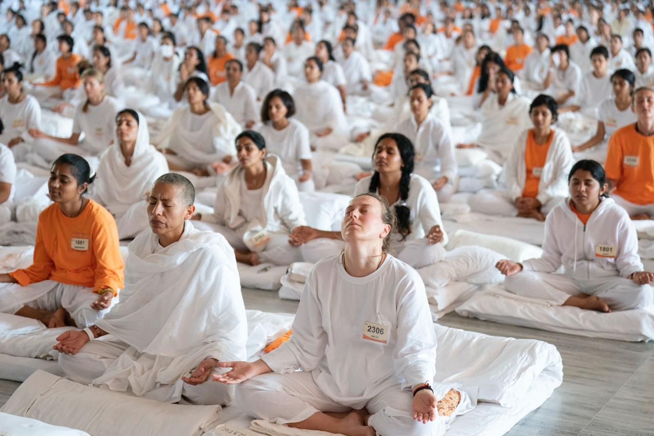 sadhguru and isha foundation