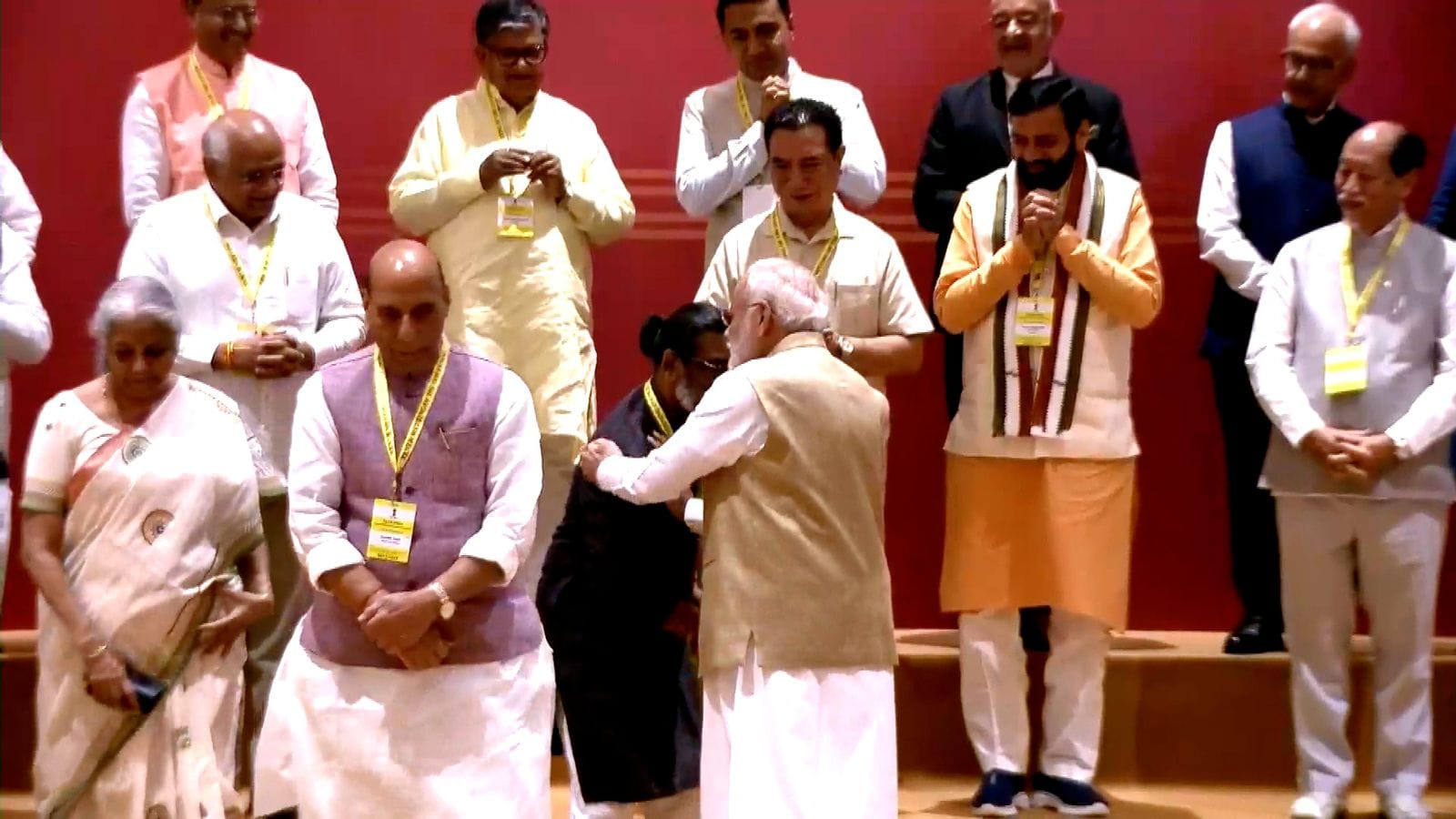 या बैठकीला दक्षिण भारतातील तीन राज्यांचे मुख्यमंत्री उपस्थित राहिले नाहीत. मात्र आंध्र प्रदेशचे मुख्यमंत्री एन. चंद्राबाबू नायडू, तमिळनाडूचे मुख्यमंत्री एम के स्टॅलिन, तेलंगाणाचे मुख्यमंत्री ए. रेवंत रेड्डी तसेच इतर मान्यवरांनी बैठकीला उपस्थित राहून त्यांच्या राज्याचे वेगवेगळे मुद्दे बैठकीत मांडले.