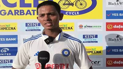 Yashavi Jaiswal : मी तु्म्हाला विनंती करतो, महिन्याभराआधी माज दाखवणाऱ्या यशस्वीवर हात जोडण्याची वेळ!