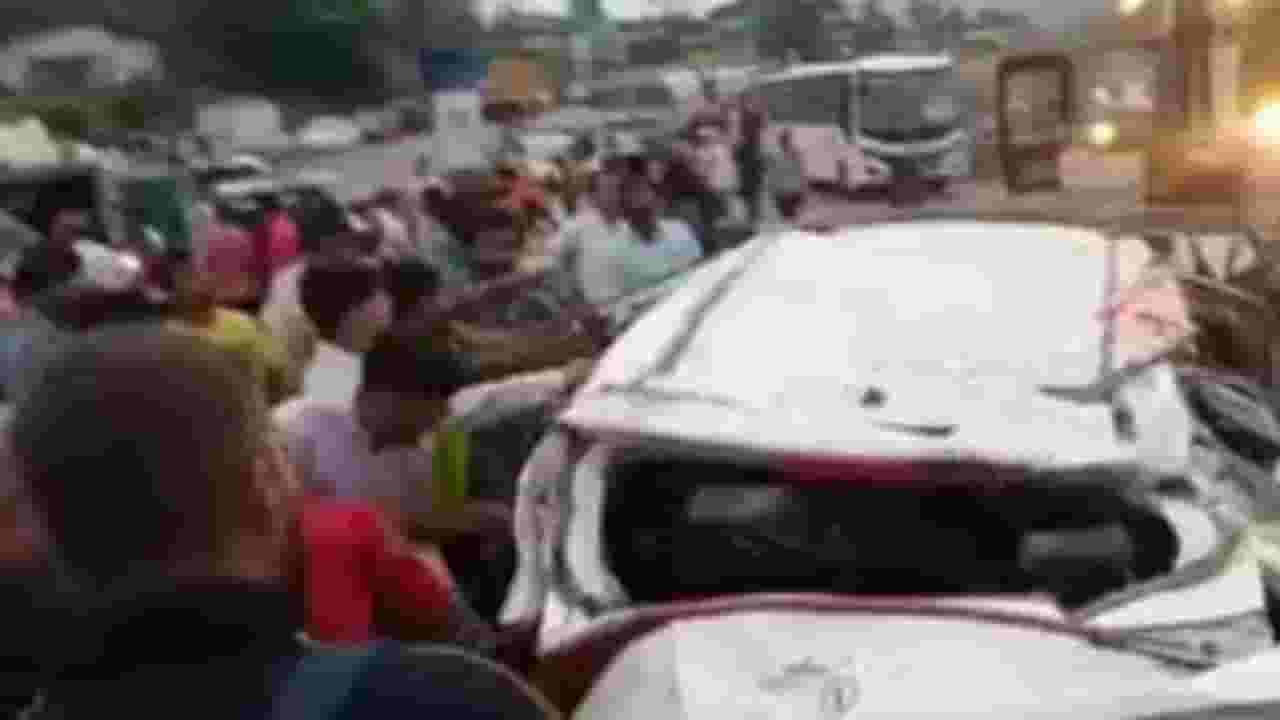 Accident News : मुंबईहून अंतविधीसाठी निघाले; वाटेतच काळाने गाठलं, अन्.. Accident News : मुंबईहून अंतविधीसाठी निघाले; वाटेतच काळाने गाठलं, अन्..