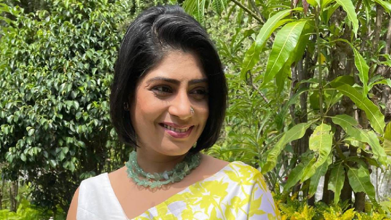 "मुरांबा मालिकेने नुकतेच एक हजार भाग पूर्ण केले. हजारचा टप्पा गाठल्यानंतर अतिशय उत्कंठावर्धक वळणावर मला एका चांगल्या भूमिकेसाठी विचारणा झाली. अशा पद्धतीची भूमिका मी याआधी केलेली नाही," असं ती म्हणाली. 
