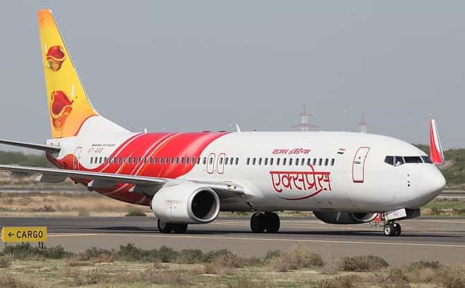 एअर इंडिया एक्सप्रेसच्या विदेशात प्रवास करण्याचा विचार करताय ? फ्लाईट आधी ‘हे’ नक्की वाचा