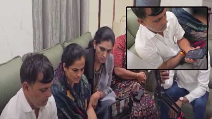 Vaishnavi Hagawane Case : अजितदादांचा वैष्णवी हगवणेंच्या वडिलांना फोन, दिलं मोठं आश्वासन, नेमकं काय म्हणाले? Vaishnavi Hagawane Case : अजितदादांचा वैष्णवी हगवणेंच्या वडिलांना फोन, दिलं मोठं आश्वासन, नेमकं काय म्हणाले?