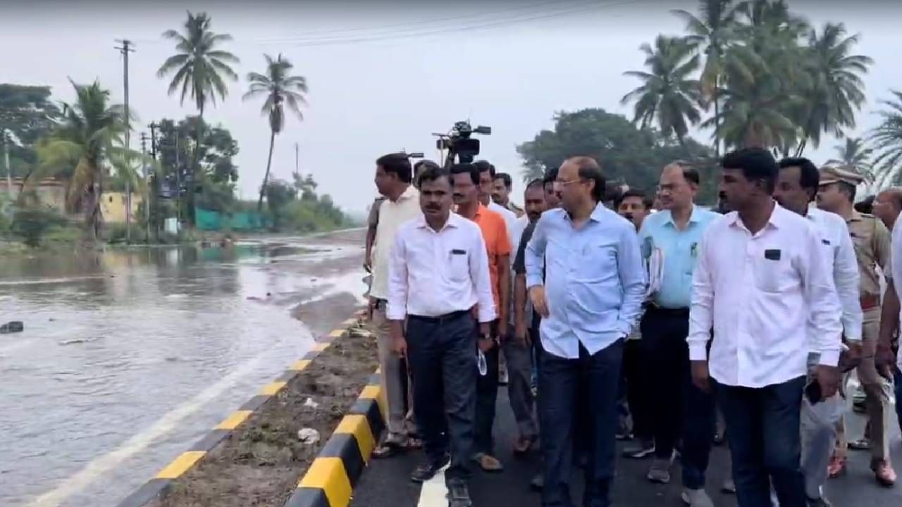 पावसामुळे जनजीवन विस्कळीत होऊ नये, तसेच कोणतीही जीवित किंवा वित्तहानी होऊ नये, यासाठी प्रशासनाने वेळेवर आणि प्रभावी पावले उचलावी, असे निर्देश त्यांनी दिले.
