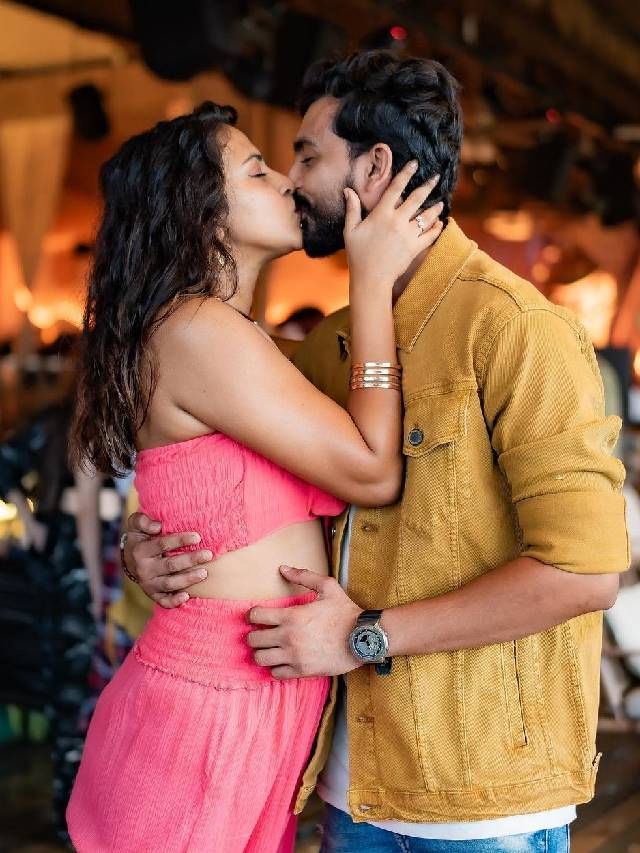 लग्नाविनाच झाले होते प्रेग्नंट; अजय देवगणच्या हिरोईनची कबुली लग्नाविनाच झाले होते प्रेग्नंट; अजय देवगणच्या हिरोईनची कबुली