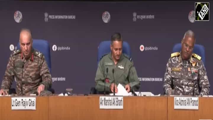 Operation Sindoor : भय बिनु होय न प्रीत, इशारा ही काफी है... भारतीय लष्कर पुढील मिशनसाठी सज्ज, बघा 10 महत्त्वाचे मुद्दे Operation Sindoor : भय बिनु होय न प्रीत, इशारा ही काफी है... भारतीय लष्कर पुढील मिशनसाठी सज्ज, बघा 10 महत्त्वाचे मुद्दे