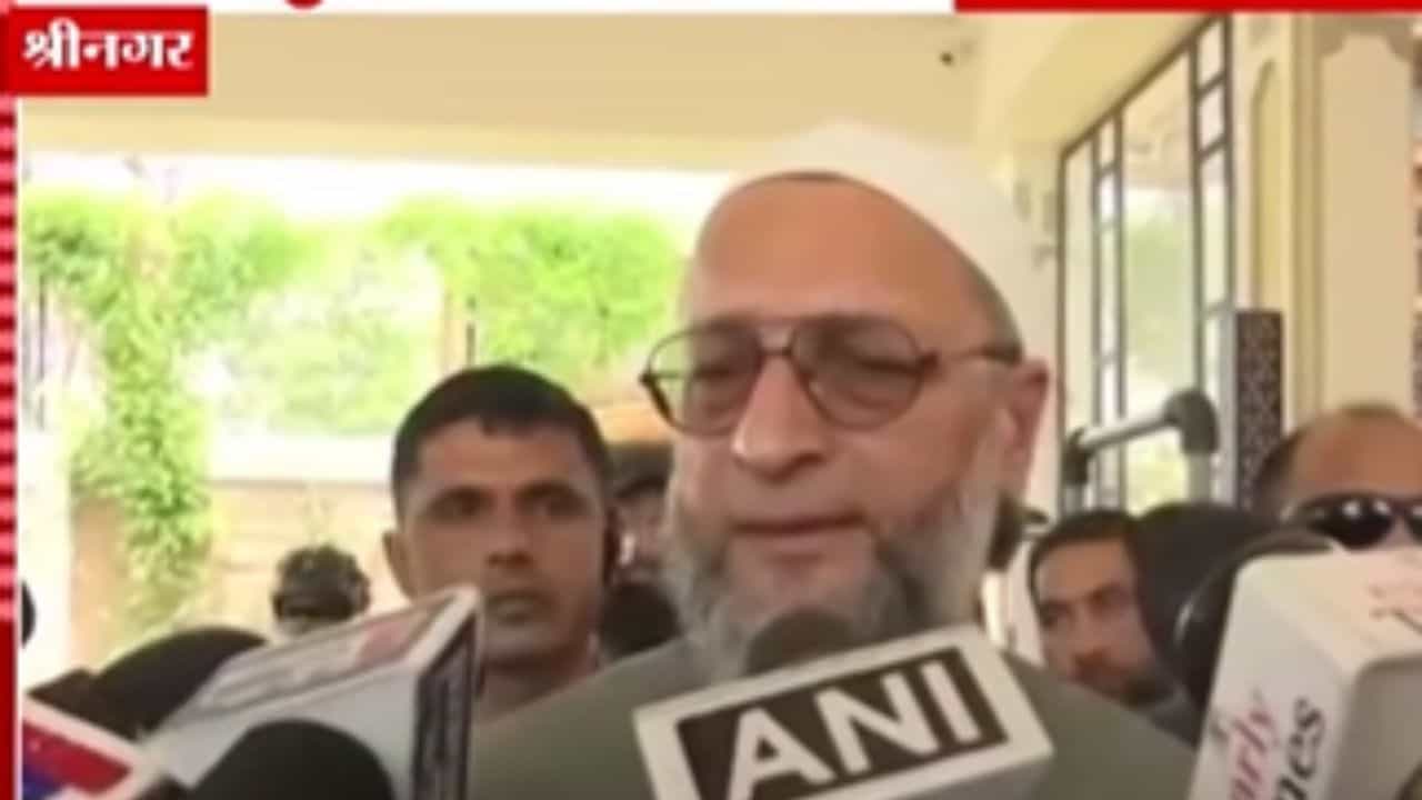 Asaduddin Owaisi : हल्ल्यानंतर ओवैसी पहिल्यांदा काश्मीरमध्ये; म्हणाले, 'भारत सरकारने ..'