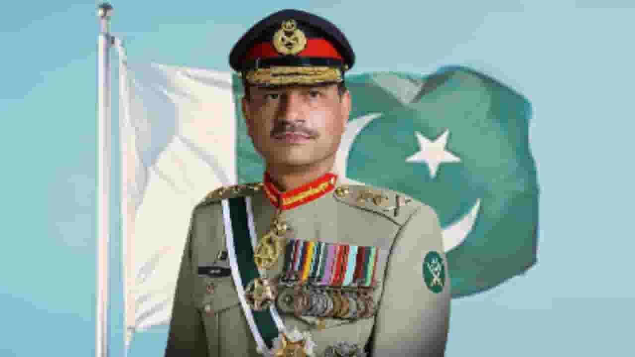 Asim Munir : फील्ड मार्शलच्या पदावर बसणार मुनिर; भारतावर हल्ले केले म्हणून असीम मुनिरचं प्रमोशन