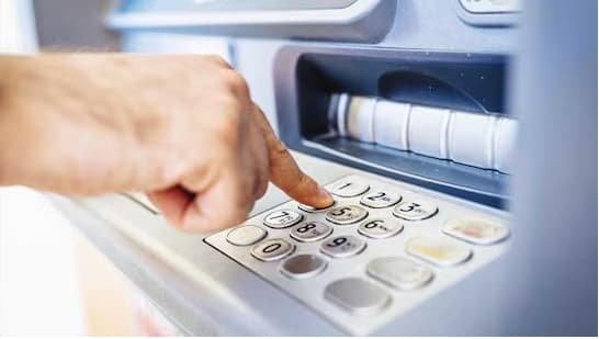 ATM मधील ‘कॅन्सल’ बटण दोनदा दाबल्याने काय होते? जाणून घ्या...