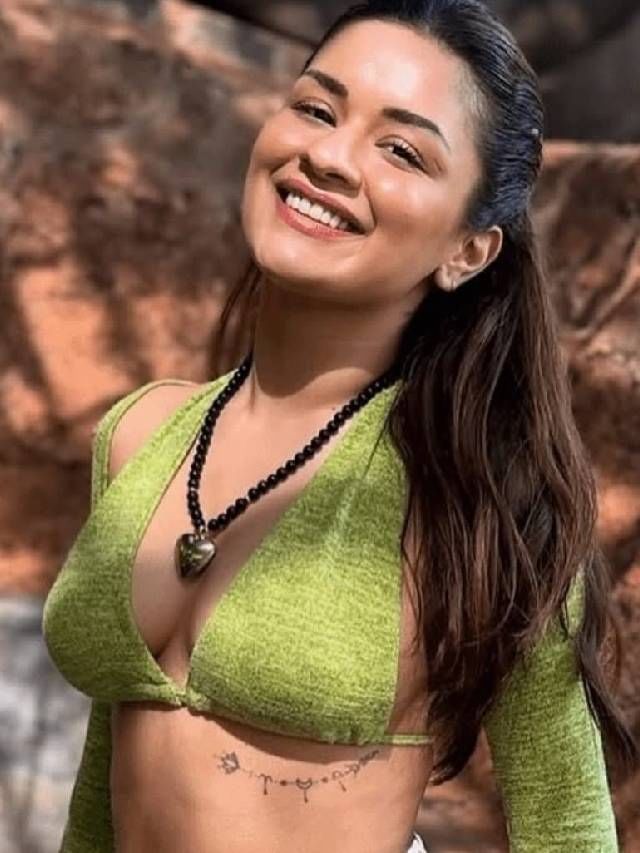 कोण आहे अवनीत कौर? विराट कोहलीच्या लाइकनंतर तुफान चर्चा, जान्हवीपेक्षाही अधिक फॉलोअर्स कोण आहे अवनीत कौर? विराट कोहलीच्या लाइकनंतर तुफान चर्चा, जान्हवीपेक्षाही अधिक फॉलोअर्स