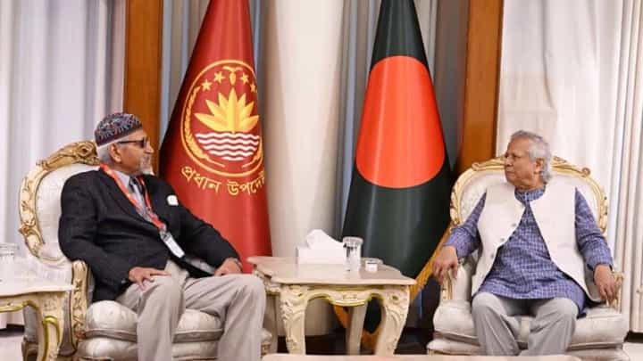 Bangladesh : भारत-पाकच्या तणावादरम्यान बांगलादेशी मेजर जनरलने आधी ओकली गरळ आता सरकार म्हणतंय, भारतासोबत आमचे.... Bangladesh : भारत-पाकच्या तणावादरम्यान बांगलादेशी मेजर जनरलने आधी ओकली गरळ आता सरकार म्हणतंय, भारतासोबत आमचे....