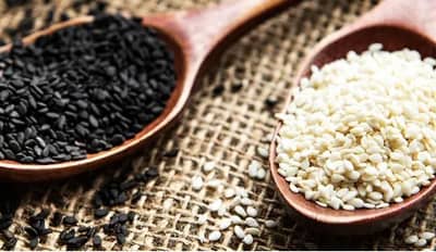 काळे की पांढरे? तुमच्या आरोग्यासाठी हे तिळ ठरू शकतात अमृतासमान!