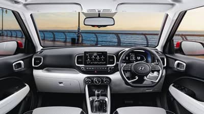 मारुती ब्रेझाला टक्कर देणाऱ्या ‘या’ कारवर 75,000 रुपयांची सूट