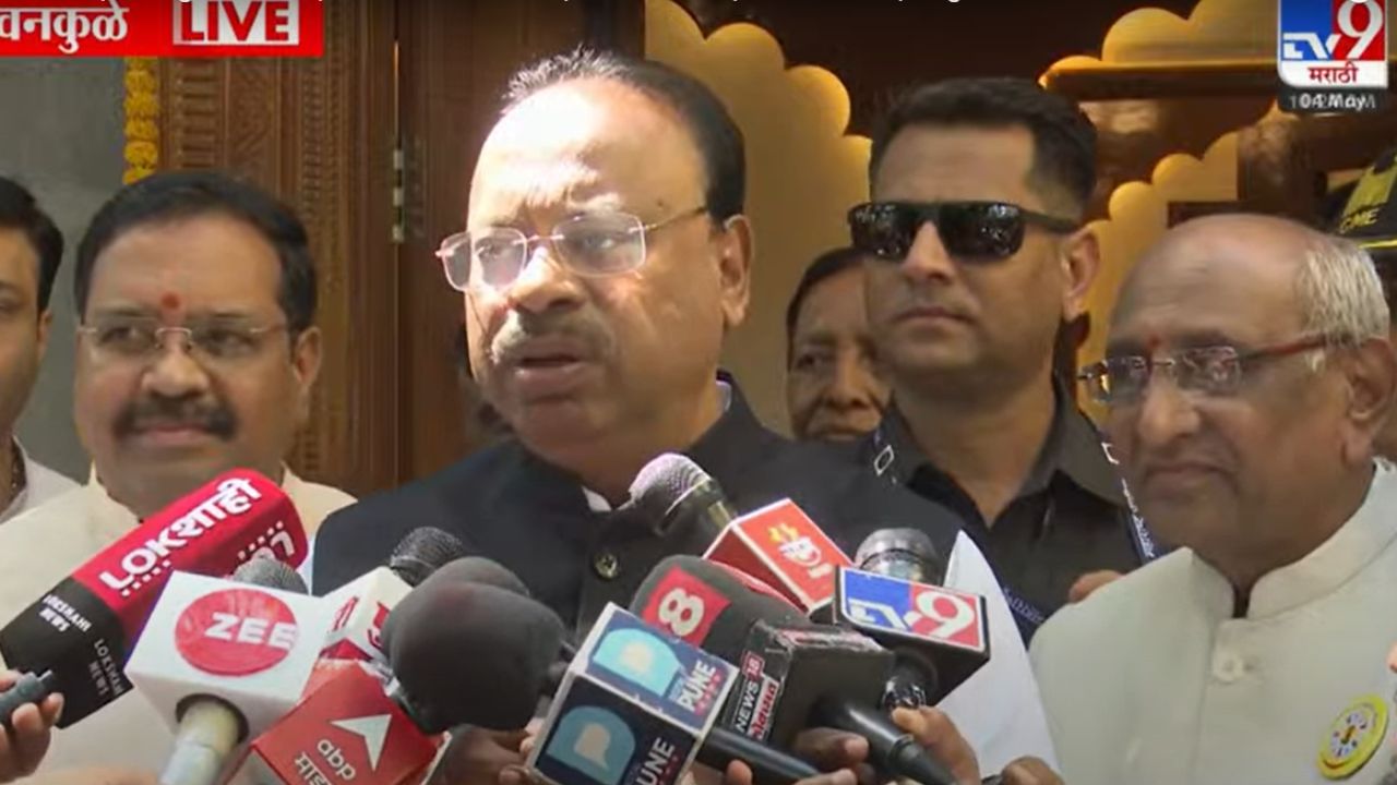 लाडक्या बहिणींसाठी दुसऱ्या विभागाचा निधी वळवला, भाजपच्या ज्येष्ठ नेत्याने समर्थन करत रोखठोक सांगितले... लाडक्या बहिणींसाठी दुसऱ्या विभागाचा निधी वळवला, भाजपच्या ज्येष्ठ नेत्याने समर्थन करत रोखठोक सांगितले...