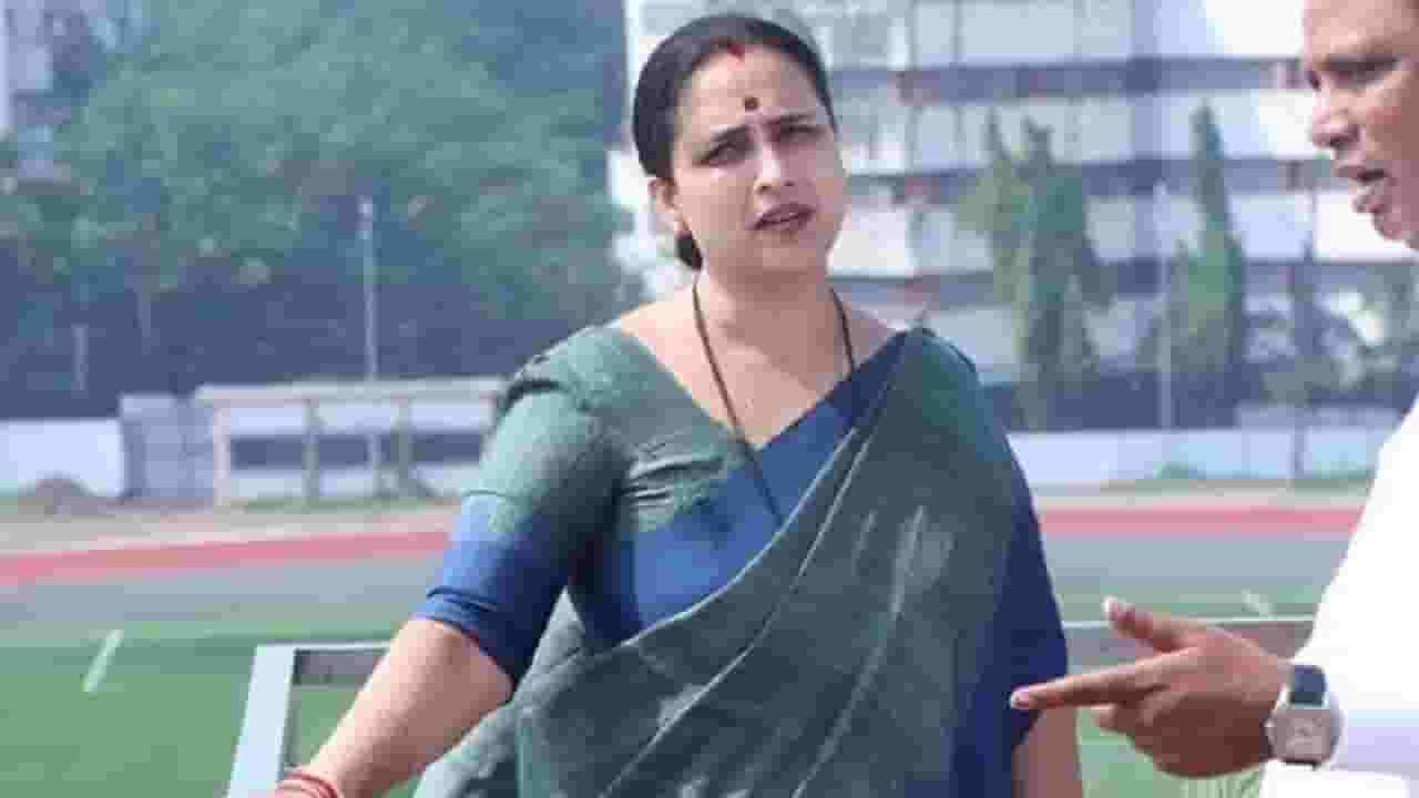 Chitra Wagh : प्रमोद कोंढरेवर कठोर कारवाई करणार; चित्रा वाघ यांची ग्वाही