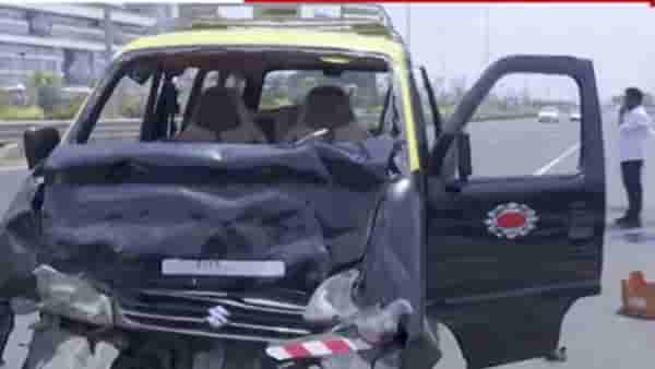 Mumbai Accident : कोस्टल रोडवर भीषण अपघात, चार ते पाच वाहनं एकमेकांना धडकली