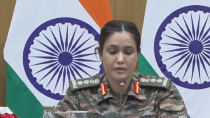 Operation Sindoor Press Conference : ड्रोन, मिसाईलला हवेतच निकामी केलं - कर्नल सोफिया कुरेशी Operation Sindoor Press Conference : ड्रोन, मिसाईलला हवेतच निकामी केलं - कर्नल सोफिया कुरेशी