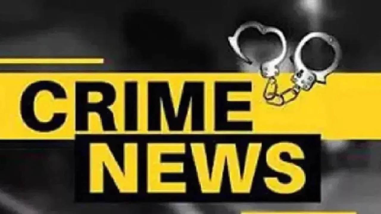 ही घटना कल्याण पश्चिमेकडील के के वाईन्स समोर घडली आहे. या हल्ल्यात दोघे जखमी झाले असून महात्मा फुले पोलिसांनी दोघांनी दिलेला तक्रारीनुसार परस्पर विरोधी गुन्हे दाखल केले आहेत. धक्कादायक म्हणजे एसीपी कार्यालयापासून हाकेच्या अंतरावर ही घटना घडली.