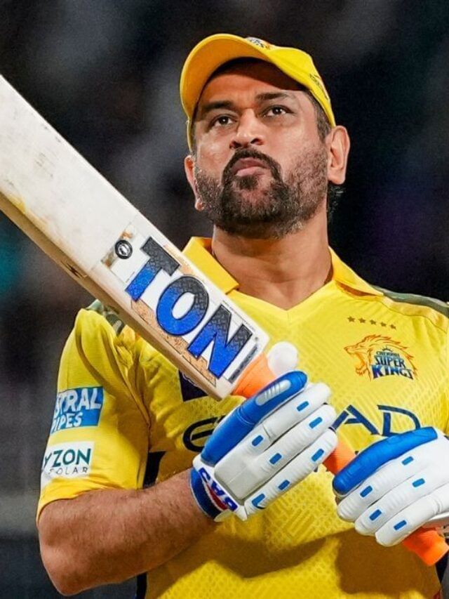IPL : महेंद्रसिंह धोनी याचा मोठा कारनामा, अशी कामगिरी करणारा ठरला चौथा भारतीय फलंदाज IPL : महेंद्रसिंह धोनी याचा मोठा कारनामा, अशी कामगिरी करणारा ठरला चौथा भारतीय फलंदाज