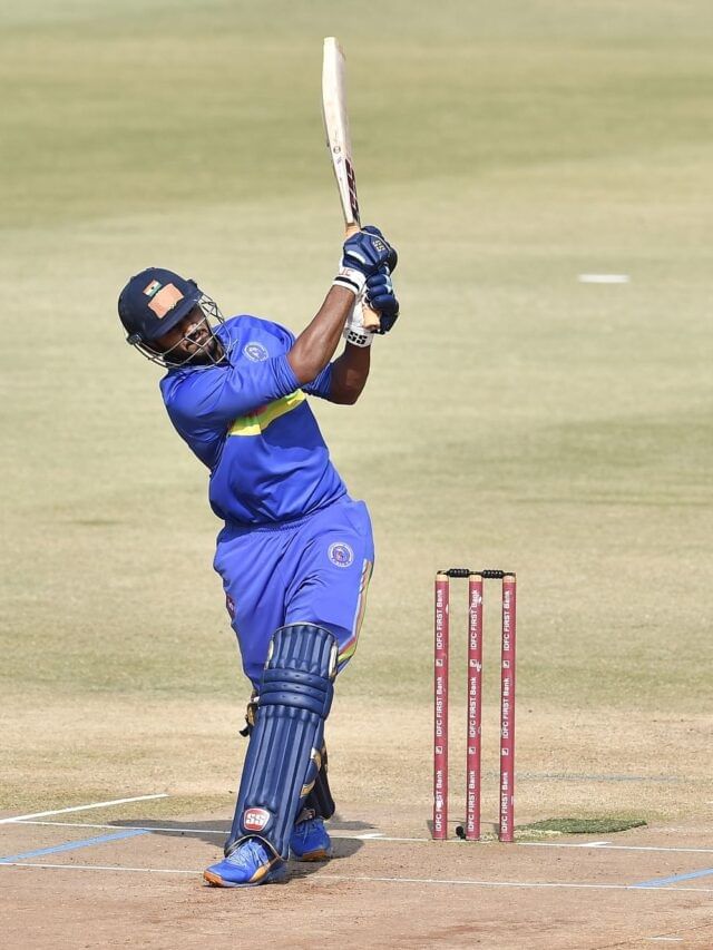IPL 2025 : 28 चेंडूत शतक करणाऱ्याला चेन्नईकडून किती रक्कम? IPL 2025 : 28 चेंडूत शतक करणाऱ्याला चेन्नईकडून किती रक्कम?