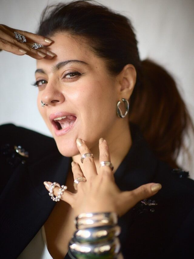 हटके फोटो पोस्ट करत काजोल म्हणजे, 'फरक ओळखा' हटके फोटो पोस्ट करत काजोल म्हणजे, 'फरक ओळखा'