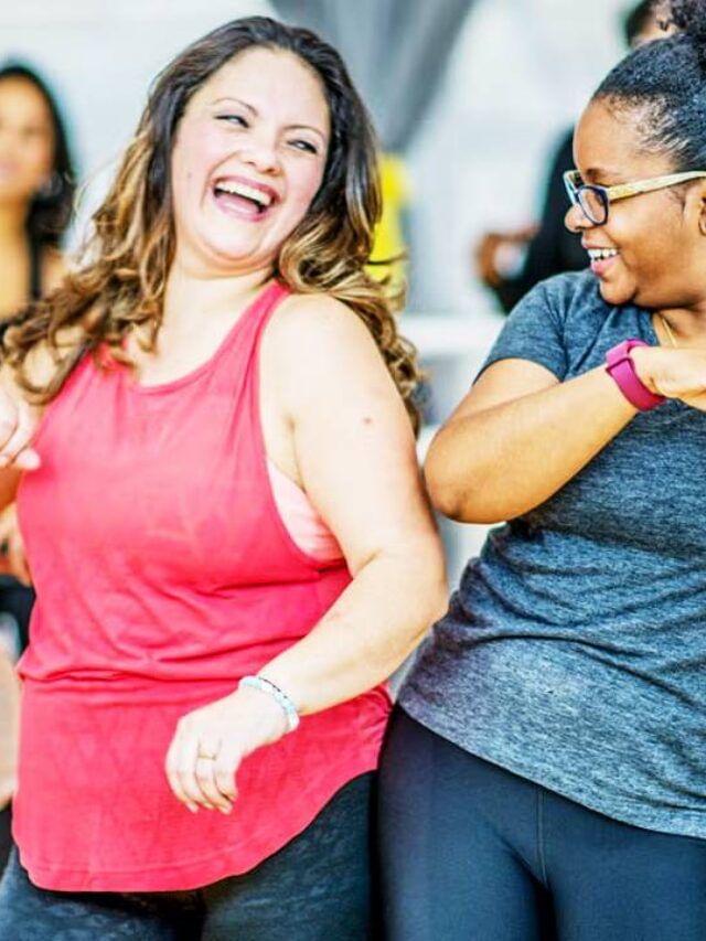 Zumba केल्याने खरंच झटपट वजन घटते? ताजेतवाने वाटते? Zumba केल्याने खरंच झटपट वजन घटते? ताजेतवाने वाटते?