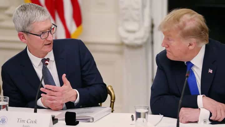 Donald Trump : ट्रम्प यांच्या आक्षेपांना न जुमानता अॅपलचे भारताला वचनबद्धतेचे आश्वासन Donald Trump : ट्रम्प यांच्या आक्षेपांना न जुमानता अॅपलचे भारताला वचनबद्धतेचे आश्वासन