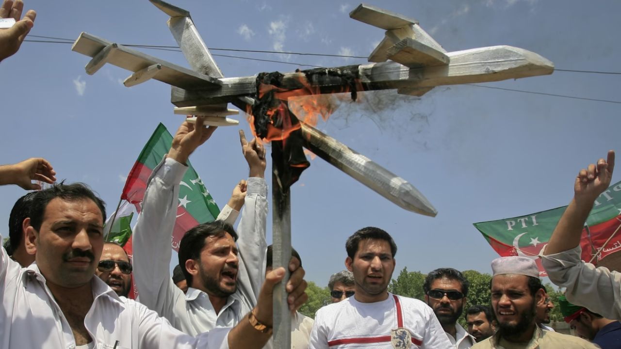 'ऑपरेशन सिंदूर'नंतर पाकिस्तानवर भारताची दुसरी मोठी कारवाई, 12 शहरांमध्ये 50 ड्रोन हल्ले