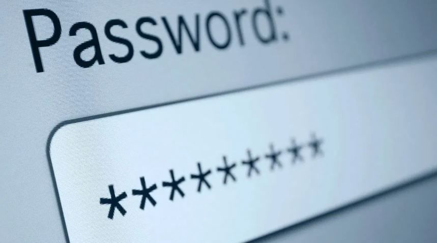 12345 अशा प्रकारचा सहज लक्षात राहील असा पासवर्ड ठेवू नका. असा पासवर्ड असल्यास तुमचे उपकरण लवकर हॅक होऊ शकते. 