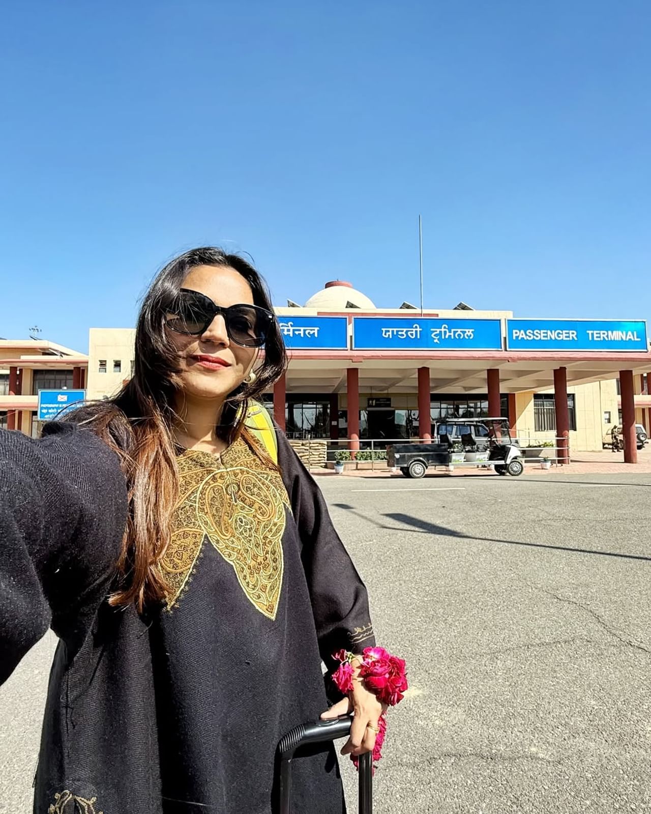 पोलिसांनी यूट्यूबर ज्योती मल्होत्रा हिला पाकिस्तानसाठी हेरगिरी केल्याच्या आरोपांखाली अटक केली आहे. या अटकेनंतर तिच्याबाबत अनेक खुलासे होत आहेत. 