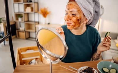 चॉकलेटपासून बनवा हे पाच फेस मास्क उन्हाळ्यात त्वचेसाठी ठरतील फायदेशीर