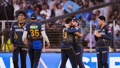 GT vs MI IPL 2025 : 33 SIX खाल्ले, 18 कोटीच्या या गोलंदाजाने IPL मध्ये गुजरात टायटन्सला बुडवलं