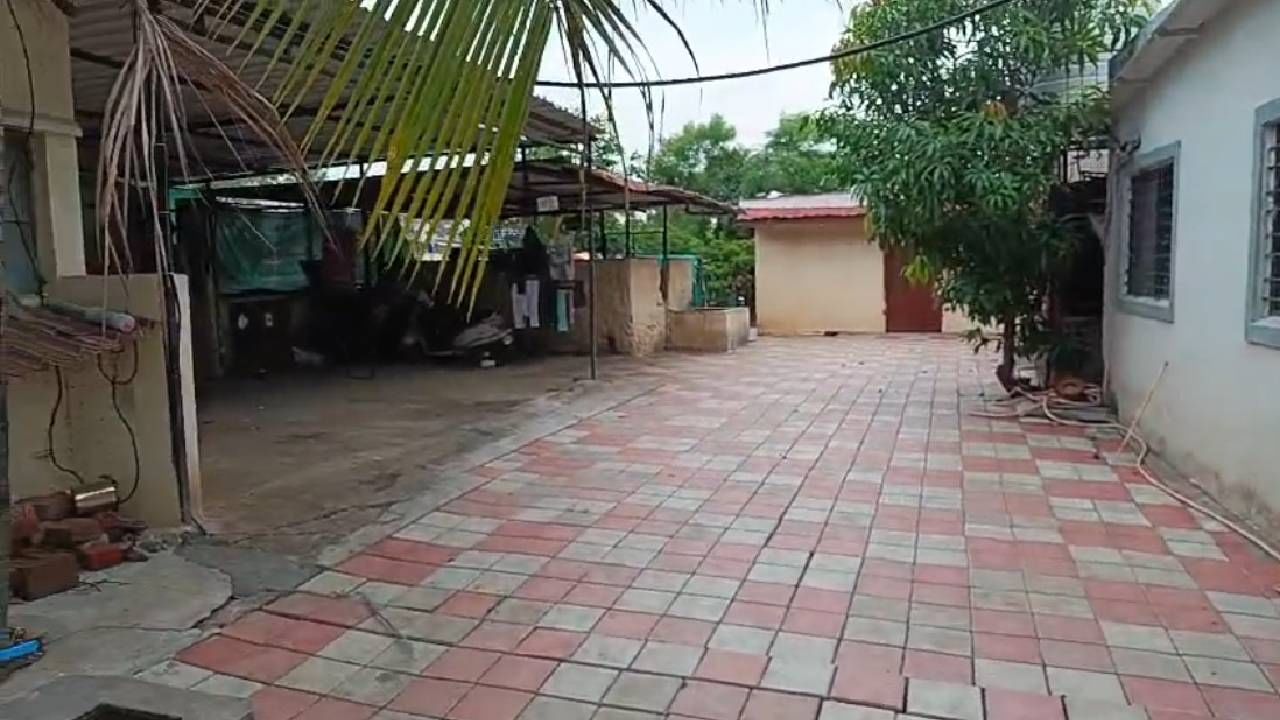 दरम्यान ज्या हगवणे कुटुंबाच्या घरात वैष्णवीचा छळ करण्यात आला आणि ज्या घरात वैष्णवीचा मृत्यू झाला ते घर सध्या बंद आहे.