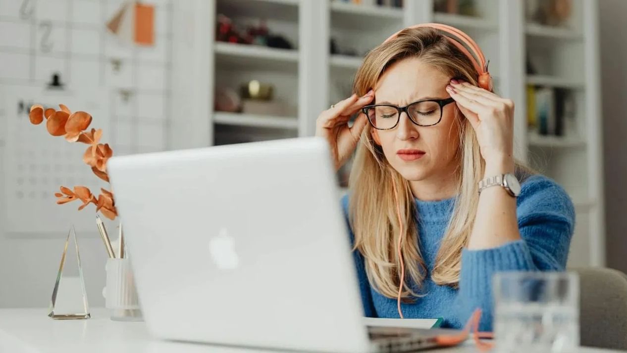 ब्रेन ट्यूमरची सुरुवातीची लक्षणं काय?, कसे होते निदान? काय आहेत उपचार? ब्रेन ट्यूमरची सुरुवातीची लक्षणं काय?, कसे होते निदान? काय आहेत उपचार?