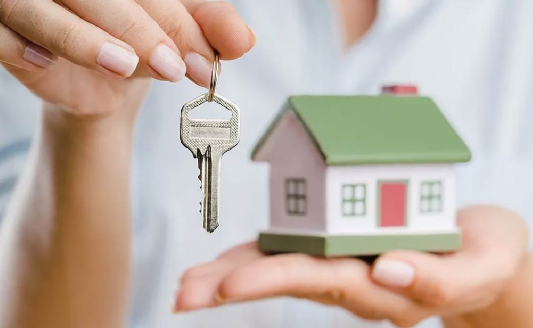 पत्नीच्या नावे घर घेताय? असं रजिस्ट्रेशन करा आणि लाखो वाचवा!