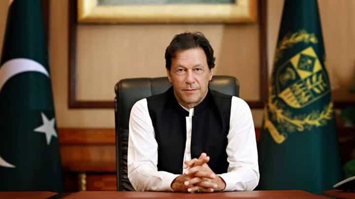 Imran Khan : इमरान खान जेलमधून सुटणार? तब्बल 34 लाख ट्विट्स अन् समर्थकांकडून होतेय एकच मागणी Imran Khan : इमरान खान जेलमधून सुटणार? तब्बल 34 लाख ट्विट्स अन् समर्थकांकडून होतेय एकच मागणी