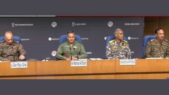Indian Army Press : या पुढची लढाई झाली तर.. ; भारतीय लष्कराच्या पत्रकार परिषदेतून सैन्य दलांचा थेट इशारा Indian Army Press : या पुढची लढाई झाली तर.. ; भारतीय लष्कराच्या पत्रकार परिषदेतून सैन्य दलांचा थेट इशारा