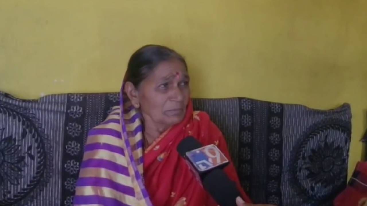 त्यांनी 68 व्या वर्षी नातवासोबत 10वीची परीक्षा दिली आणि ते दोघंही पासही झाले. सतरा नंबरचा फॉर्म भरून त्यांनी दहावीची परीक्षा दिली. 