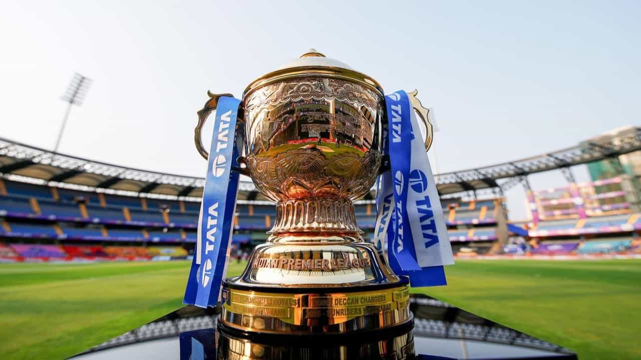 IPL 2025 BIG Update : भारत-पाक तणावामुळे आयपीएल स्थगित, उर्वरित 16 सामने होणार की नाही? BCCI चा निर्णय काय?