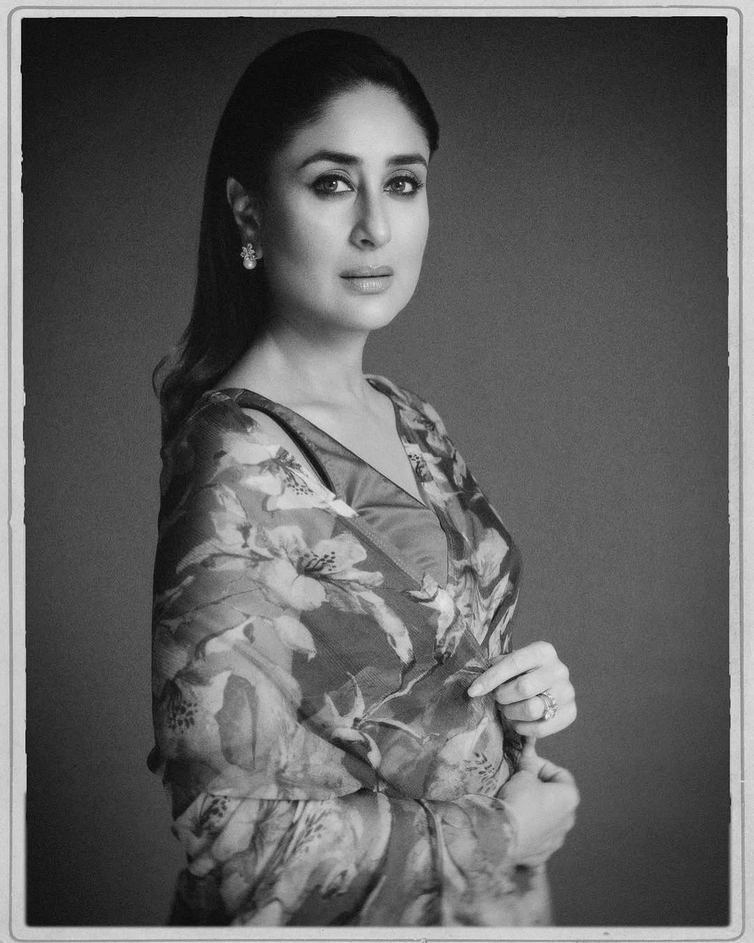 अभिनेत्री करीना कपूर हिला आज कोणत्या ओळखीची गरज नाही. अनेक सिनेमांमध्ये महत्त्वाची भूमिका साकारत करीनाने चाहत्यांचं मनोरंजन केलं.