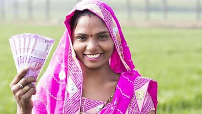 MukhyaMantri Ladki Bahin Yojana : लाडक्या बहिणींनो गुड न्यूज... अकाऊंट चेक केले का?; किती झाले जमा?