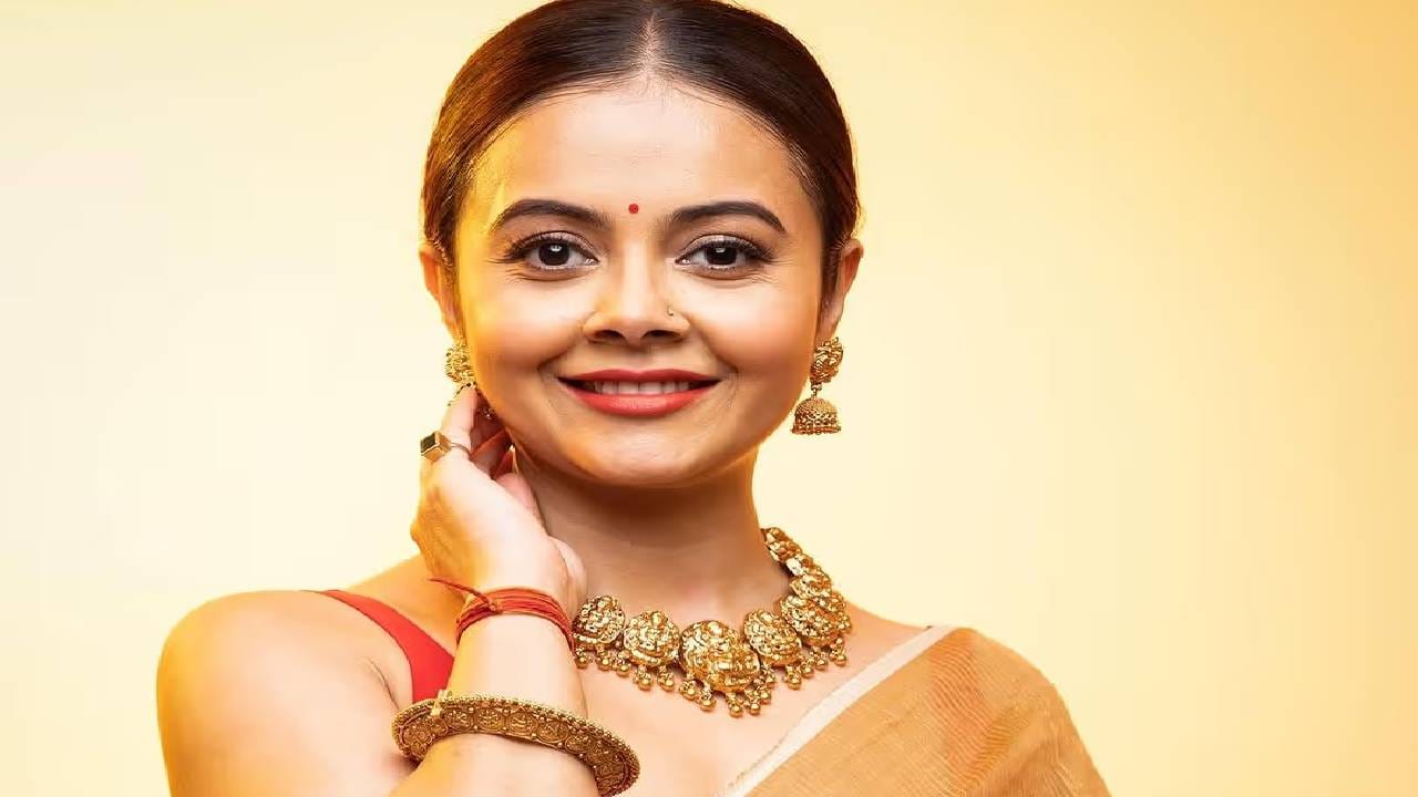 'साथ निभाना साथिया' मध्ये गोपी बहू म्हणून घरा-घरात प्रसिद्ध झालेली अभिनेत्री देवोलीना भट्टाचार्जी पुन्हा चर्चेत आहे. अलीकडेच देवोलीनान पती शाहनवाजसोबत एक फोटोशूट केलं. 