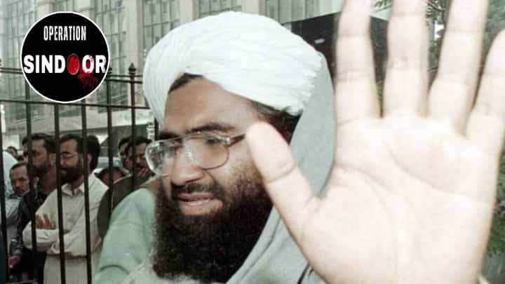 Masood Azhar : मीही मेलो असतो तर बरं..., ऑपरेशन सिंदूरमध्ये संपूर्ण कुटुंब ठार झाल्यानंतर मसूद अजहर म्हणाला Masood Azhar : मीही मेलो असतो तर बरं..., ऑपरेशन सिंदूरमध्ये संपूर्ण कुटुंब ठार झाल्यानंतर मसूद अजहर म्हणाला