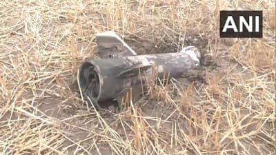 पाकिस्तानचा भारतावर मध्यरात्रीच महाभयंकर हल्ला, मिसाईल डागल्या, पण... मध्यरात्री नेमकं काय घडलं?