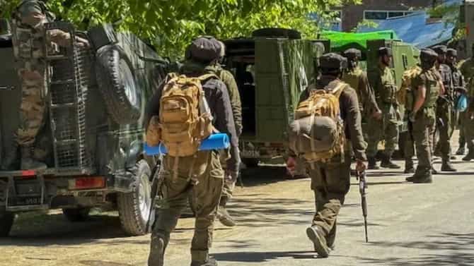 भारतात ‘मॉक ड्रिल’चा आदेश, पाकिस्तानची झोप उडाली, पाक संरक्षणमंत्र्यांना भारताच्या हल्ल्याची भरली धडकी