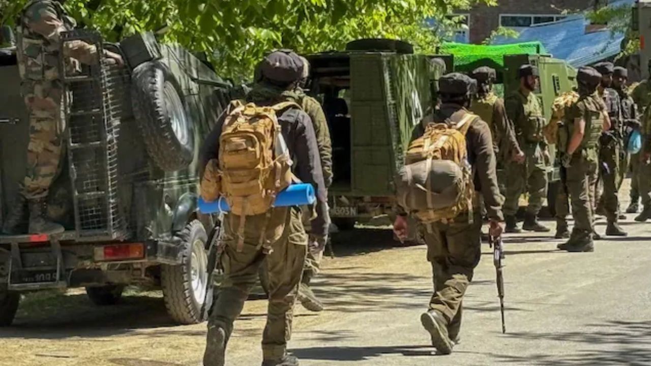 भारतात ‘मॉक ड्रिल’चा आदेश, पाकिस्तानची झोप उडाली, पाक संरक्षणमंत्र्यांना भारताच्या हल्ल्याची भरली धडकी