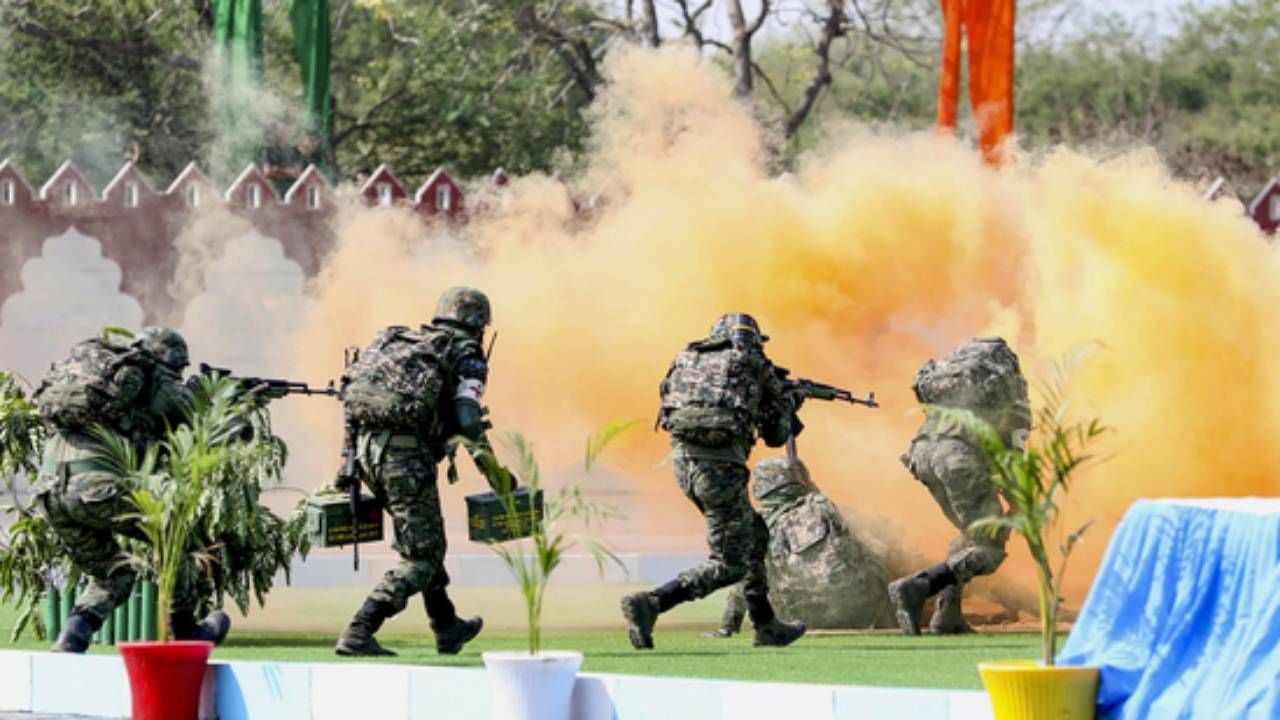 India Mock Drill : भारताकडून युद्धाची पूर्व तयारी अन् पाकला भरली धडकी, गृहमंत्रालयाचे सर्व राज्यांना दिले आदेश; 7 मे रोजी....
